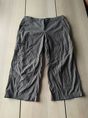 L.L Bean capri pants size 4 womens L.L Bean pants hiking capris with pockets